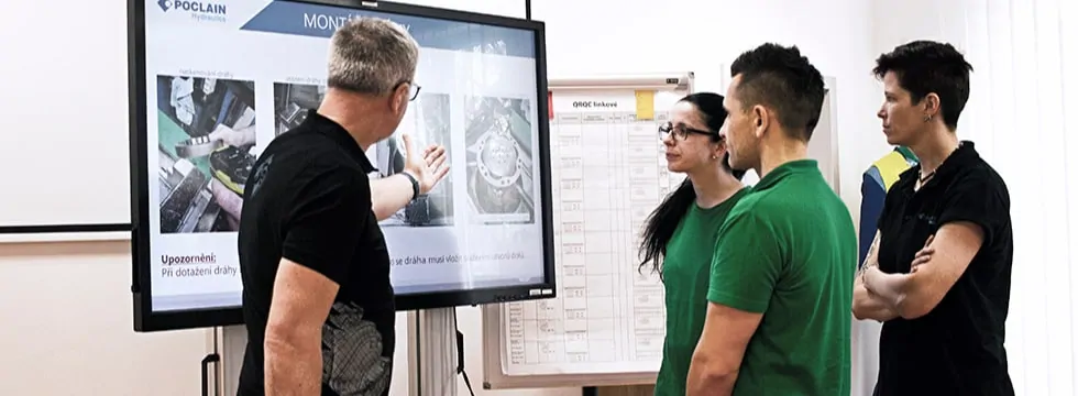 /assets/components/promo-text/images/students.jpg?av=d25f5df44f2f3fb5